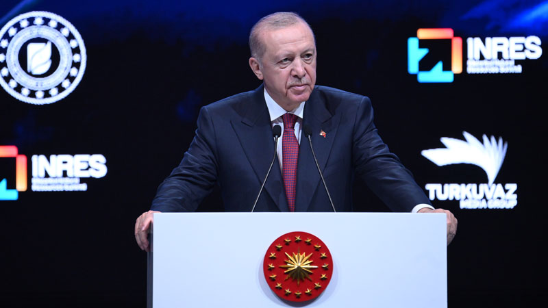 Cumhurbaşkanı Erdoğan: Türkiye artık terörle değil yatırımla anılıyor Cumhurbaşkanı Recep Tayyip Erdoğan, Türkiye'nin artık terörle değil yatırımlarla anıldığını