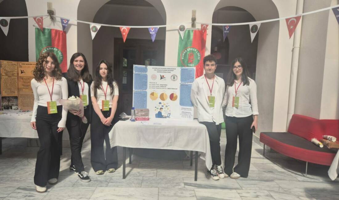 Bursa Erkek Lisesi’nde bilim rüzgarı Bursa Erkek Lisesi’nde düzenlenen TÜBİTAK Bilim Fuarı törenle kapılarını açtı.