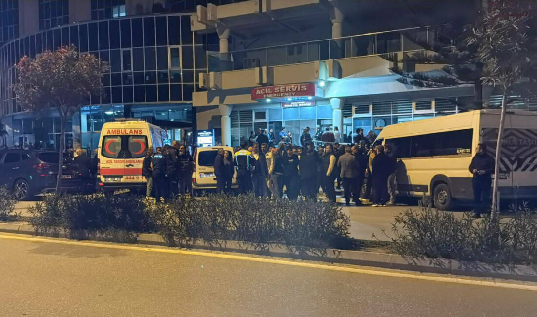 Antalya'nın Alanya ilçesinde eski Dışişleri Bakanı Mevlüt Çavuşoğlu ile Alanyaspor