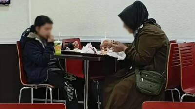 Ticaret Bakanlığı, İstanbul'daki zincir fast food restoranında anne ve kızının