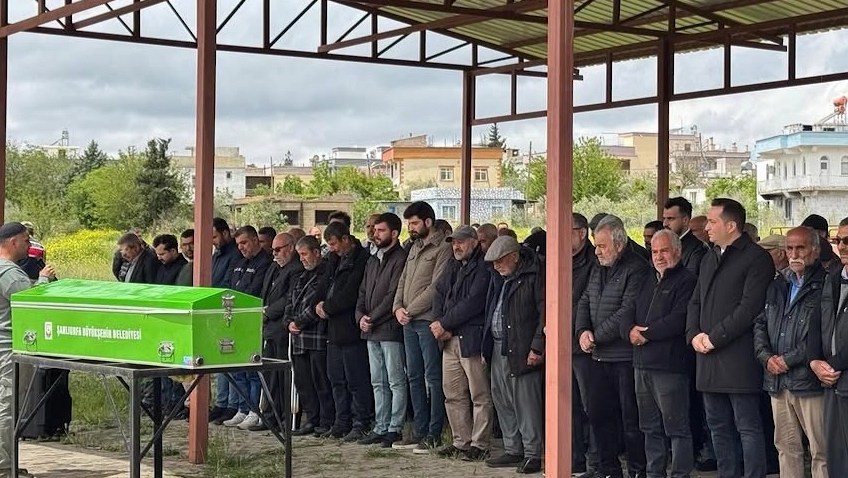 Fırtınada hayatını kaybetmişti! Gözyaşlarıyla uğurlandı 2 firtinada hayatini kaybetmisti gozyaslariyla ugurlandi 013eaa4691bb