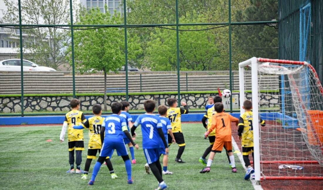 Bursa’da minikler bu şenlikte buluştu Çocukları erken yaşta sporla buluşturarak, fiziksel ve sosyal gelişimlerine katkı