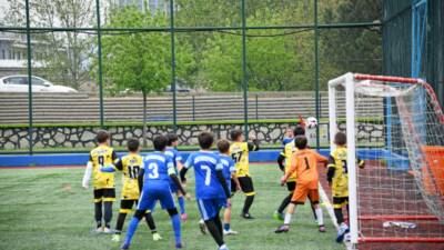 Çocukları erken yaşta sporla buluşturarak, fiziksel ve sosyal gelişimlerine katkı