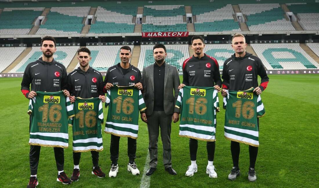 Milli kaleci Altay Bayındır’ın dikkat çeken Bursaspor ve Bursa anıları İngiltere Premier Lig ekiplerinden Manchester United forması giyen milli futbolcu