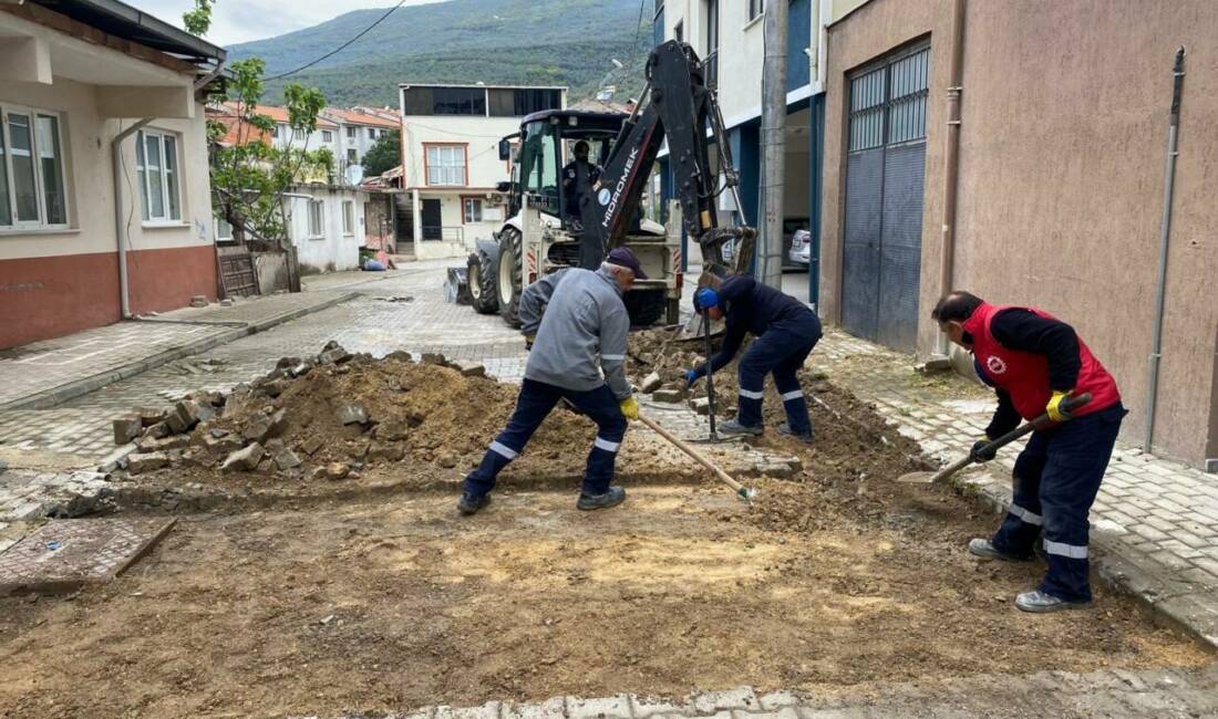 Bursa Gemlik’te acil müdahale ekibi iş başında Gemlik Belediyesi Acil Müdahale Ekibi, ilçe genelinde ihtiyaç duyulan noktalarda