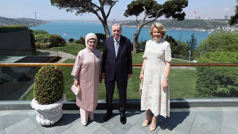 Belçika’dan kraliçenin Türkiye ziyaretine dikkat çeken yorum Belçika Kraliçesi Mathilde liderliğindeki heyetin Türkiye’ye düzenlediği ekonomik misyon ziyareti