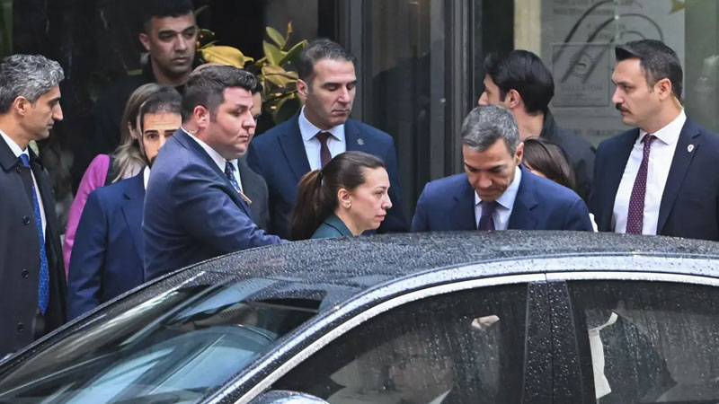 Uçağı zorunlu inen İspanya Başbakanı Ankara’dan ayrılıyor Ankara'ya acil iniş yapan ve geceyi kentte geçiren İspanya Başbakanı,