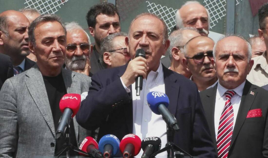 Gürsel Tekin: Biz savaş meydanlarında kurulmuş bir siyasi partiyiz Cumhuriyet Halk Partisi (CHP) İstanbul İl Başkanlığı tarafından, Sarıyer'de bulunan