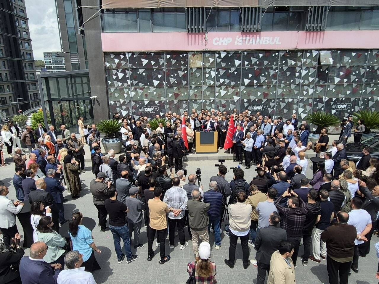 Gürsel Tekin: Biz savaş meydanlarında kurulmuş bir siyasi partiyiz 2 gursel tekin biz savas meydanlarinda kurulmus bir siyasi partiyiz fab7df424642