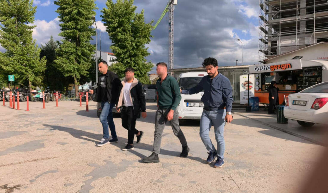 Bursa’nın İnegöl ilçesinde, aralarında halı sahada ‘faul’ tartışması nedeniyle husumet