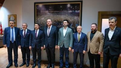 Yeşil beyazlı yönetim, AK Parti'nin üst düzey isimlerini Özlüce Tesisleri'nde