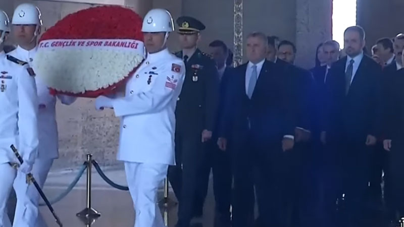 Gençlik ve Spor Bakanı Osman Aşkın Bak, 81 ilden gelen