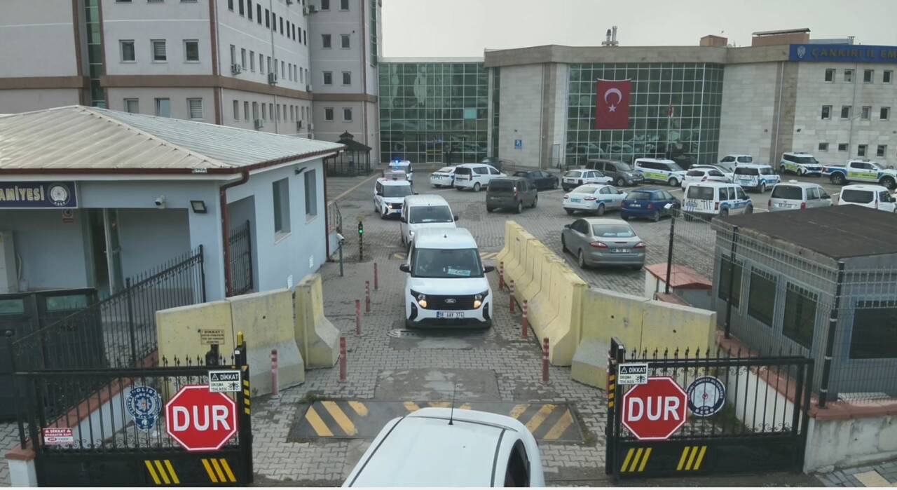 İki ilde fuhuş operasyonu: 4 gözaltı 1 iki ilde fuhus operasyonu 4 gozalti ad59f3913f5e