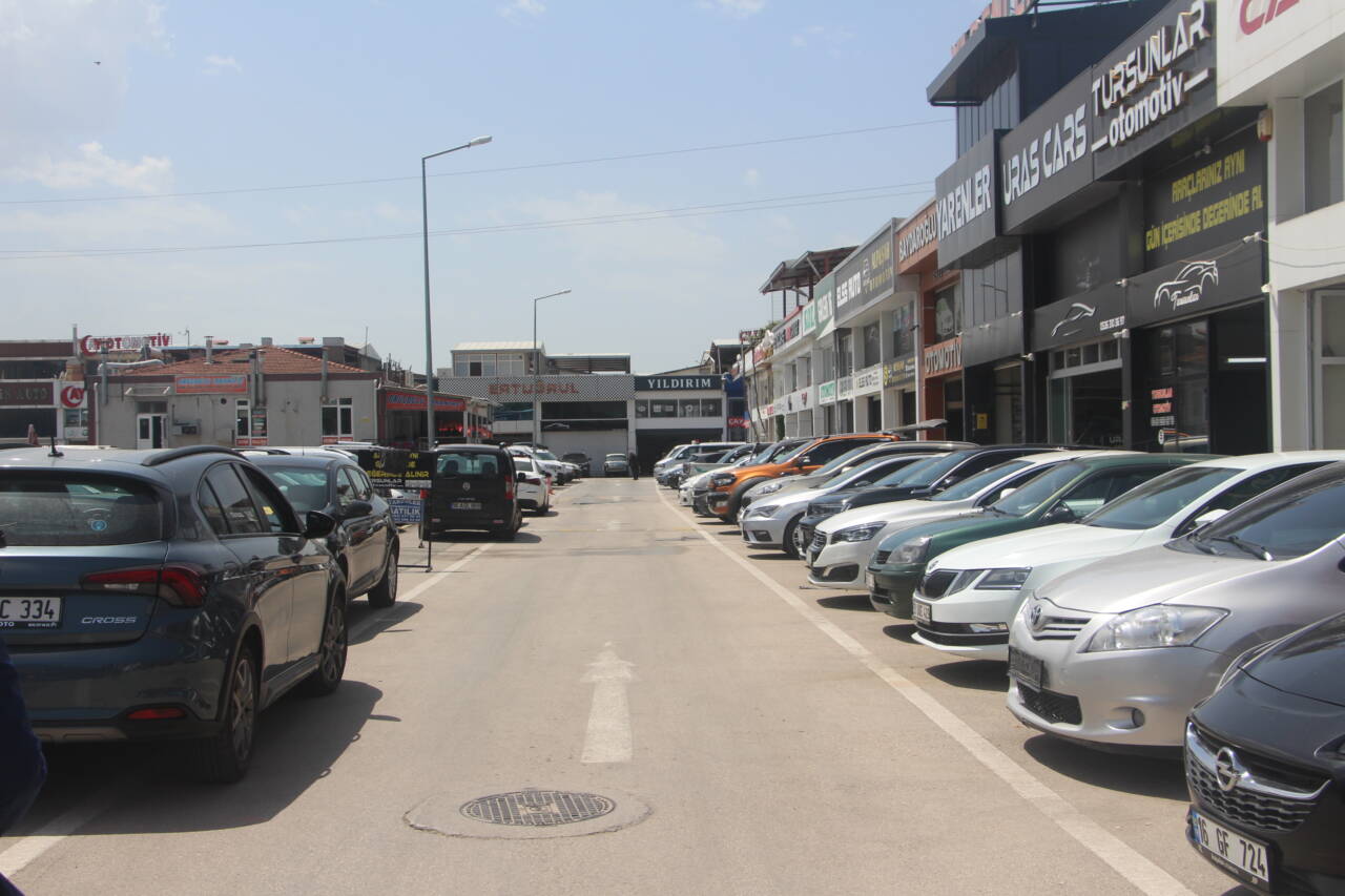 Bursa 2. el araç piyasasını altın vurdu! Otokoop'ta 80 bin liraya da araç var ama... 9 img1072