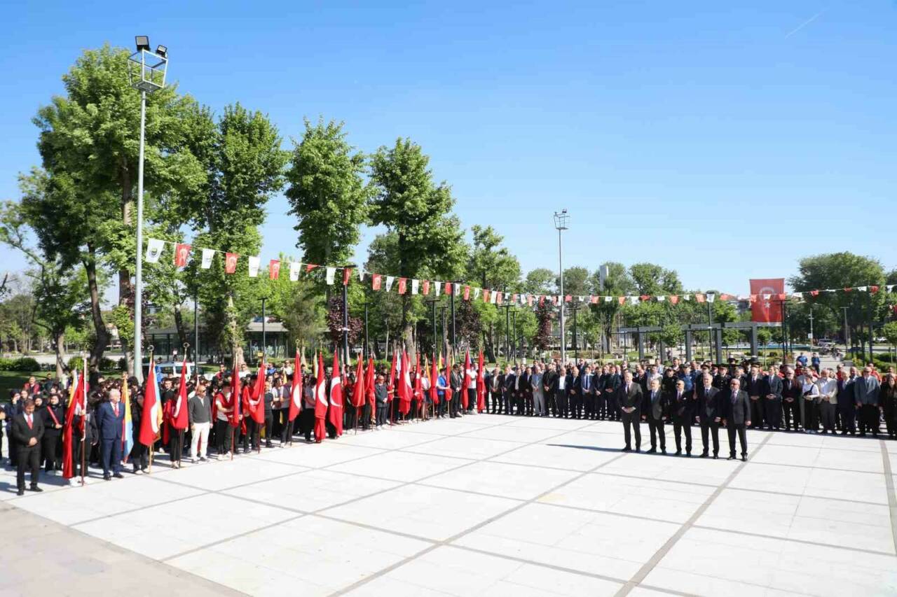 İnegöl’de 19 Mayıs coşkuyla kutlandı 7 inegolde 19 mayis coskuyla kutlandi 10664e62be35