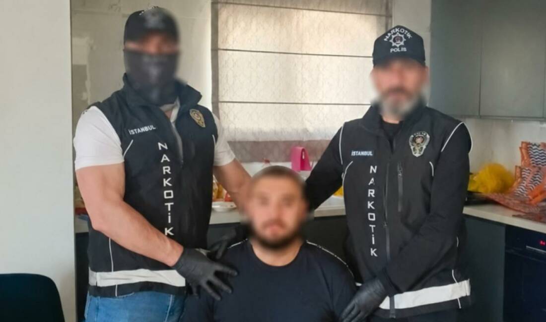 INTERPOL tarafından aranan şüpheli Türkiye’de yakalandı INTERPOL ve EUROPOL tarafından hakkında 'Difüzyon mesajı ile cinayet' suçundan