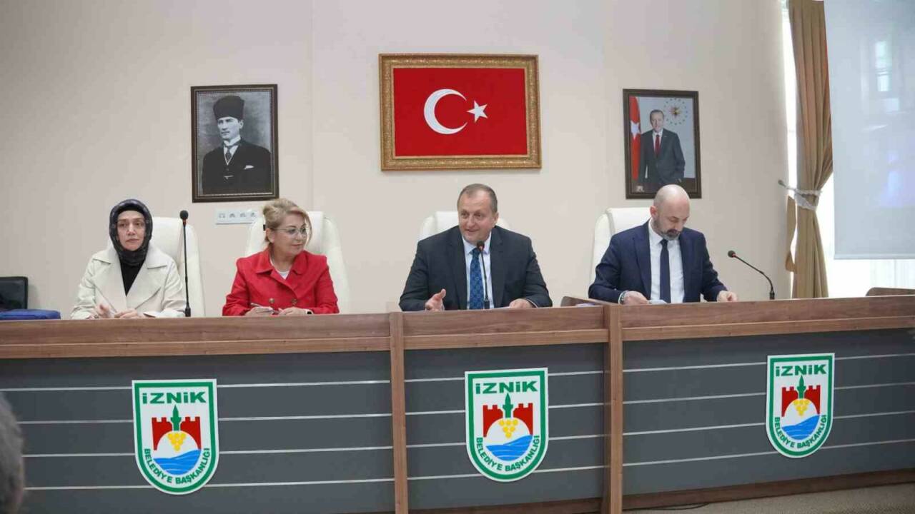 ipekyolunda bursali baskan guven tazeledi 217a849bfbf2