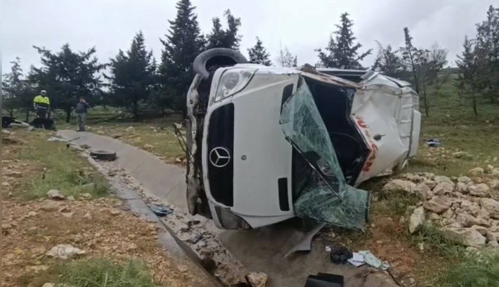İşçi servisi uçuruma uçtu: Çok sayıda yaralı var... 1 isci servisi ucuruma uctu cok sayida yarali var 61a1406fec72