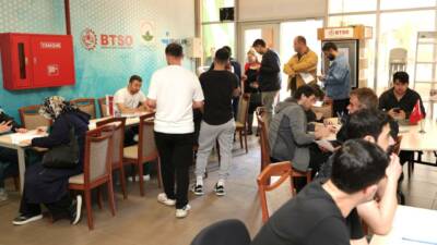 Osmangazi Belediyesi her hafta düzenli olarak gerçekleştirdiği istihdam buluşmalarıyla iş