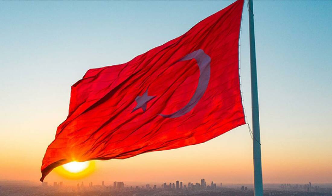 Jandarma Astsubay Üstçavuş Ergün görevi başında şehit oldu Ankara'nın Bala ilçesinde yoldaki lastik parçalarını temizlediği sırada otomobilin çarptığı