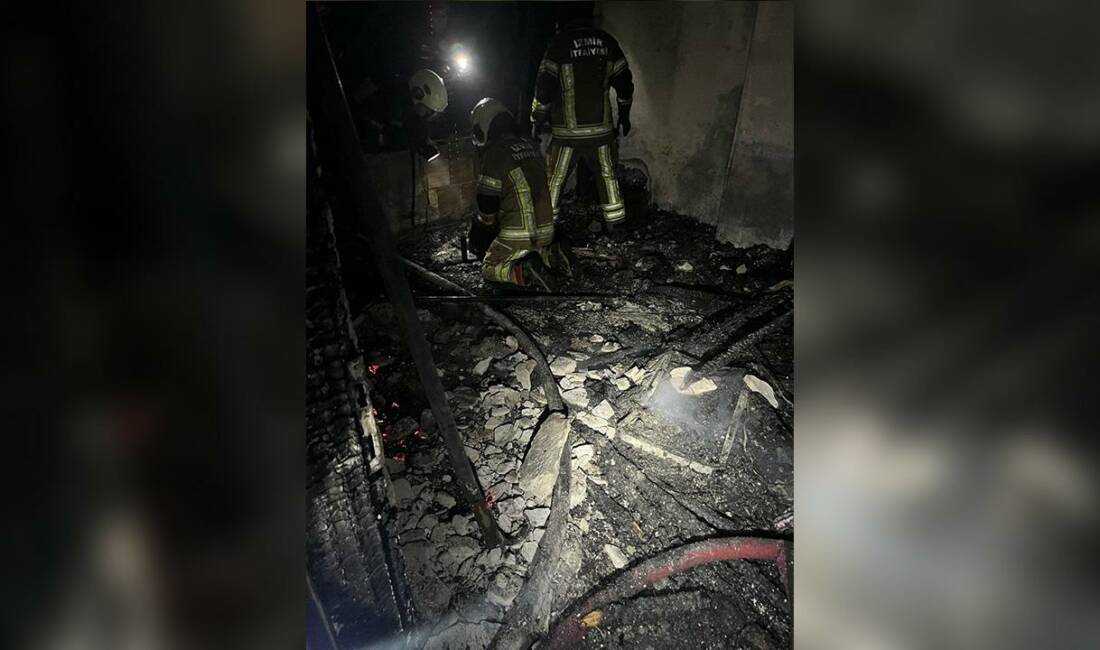 Kahreden yangın! 1,5 yaşındaki bebek hayatını kaybetti İzmir'in Konak ilçesinde evde çıkan yangında 1 bebek hayatını kaybetti,