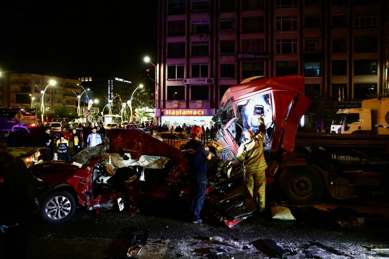 Katliam gibi kaza: 5 ölü, 6 yaralı 1 katliam gibi kaza 5 olu 6 yarali 6d04511fc040