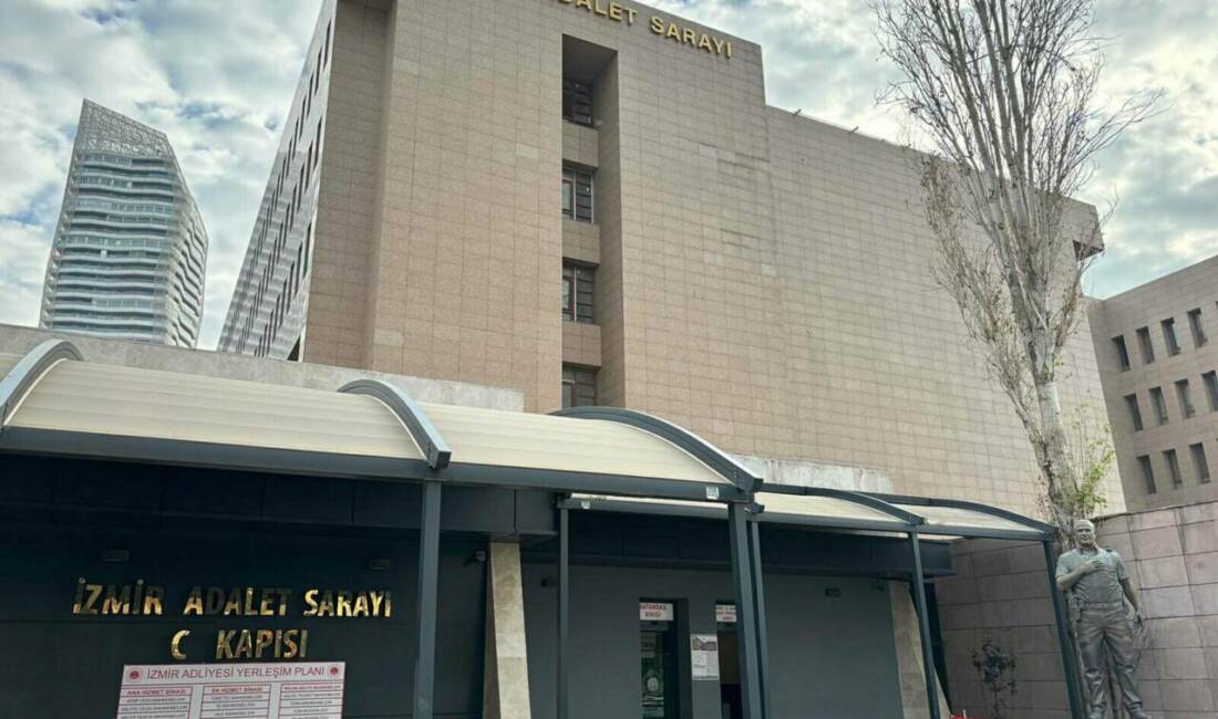 Kooperatif soruşturmasında yeni gözaltılar İzmir'de devam eden kooperatif soruşturması kapsamında 4 şüpheli, gözaltına alındı.