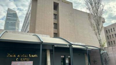 İzmir'de devam eden kooperatif soruşturması kapsamında 4 şüpheli, gözaltına alındı.