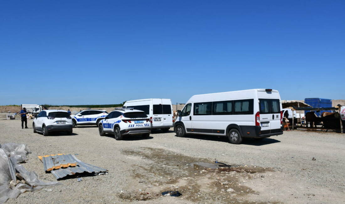 Kurban pazarında kavga! Yaralılar var Tekirdağ'ın Çerkezköy ilçesinde kurban satış alanında çıkan kavgada 5 kişi