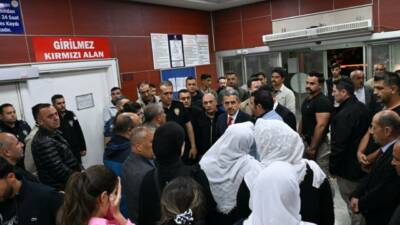 Şırnak’ta voleybol oynamak için ısınma hareketleri yaptığı esnada fenalaşarak yere