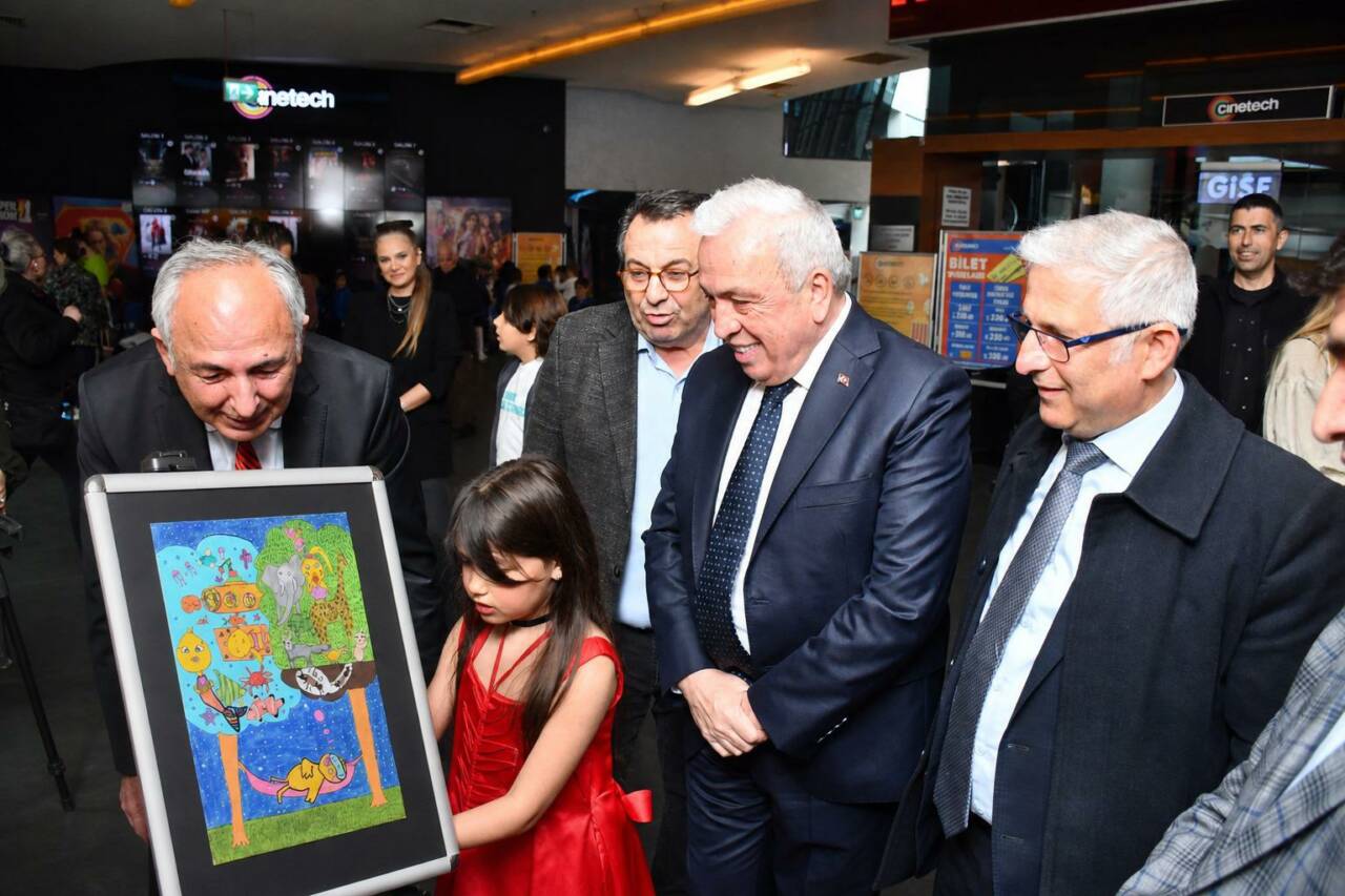 Bursa'da küçük Mina'nın sergisine büyük ilgi! 7 mina7