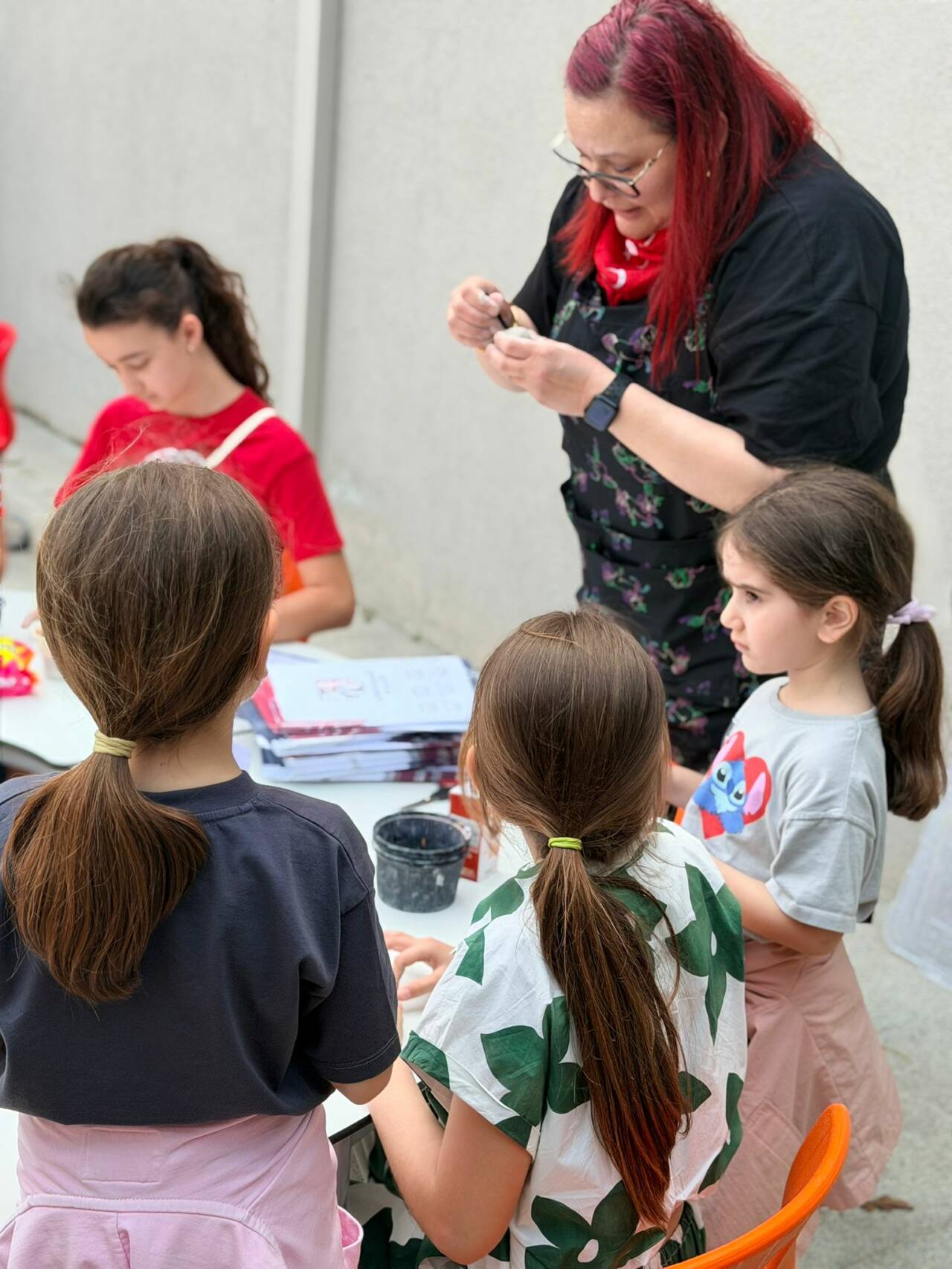 Gökkuşağı Koleji'nden 19 Mayıs Festivali 1 minik sanatcilarimiz seramikten kirpi yaparak hayal guclerini uc boyutlu tasarimlara donusturduler