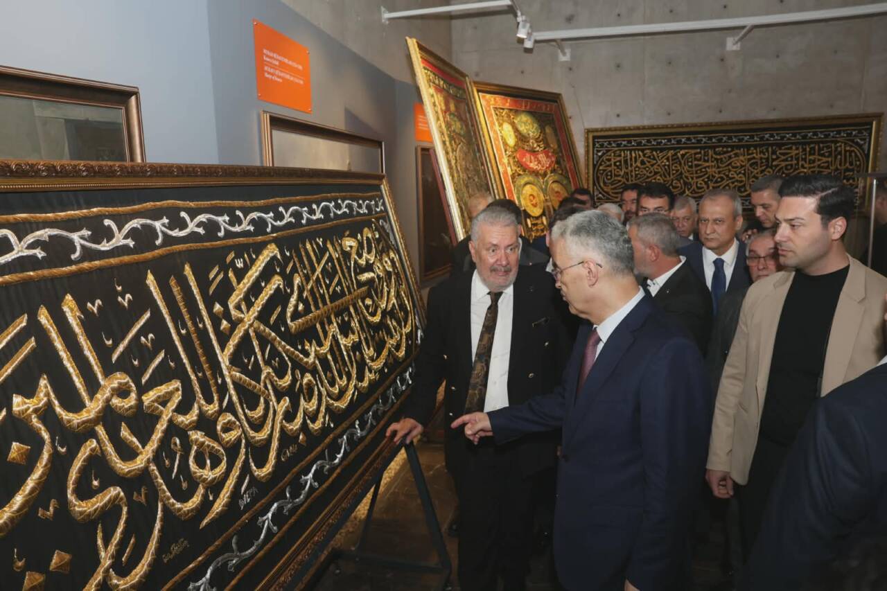 Bursa Osmangazi’de mukaddes emanetlere yoğun ilgi 13 mukaddes emanetler 13