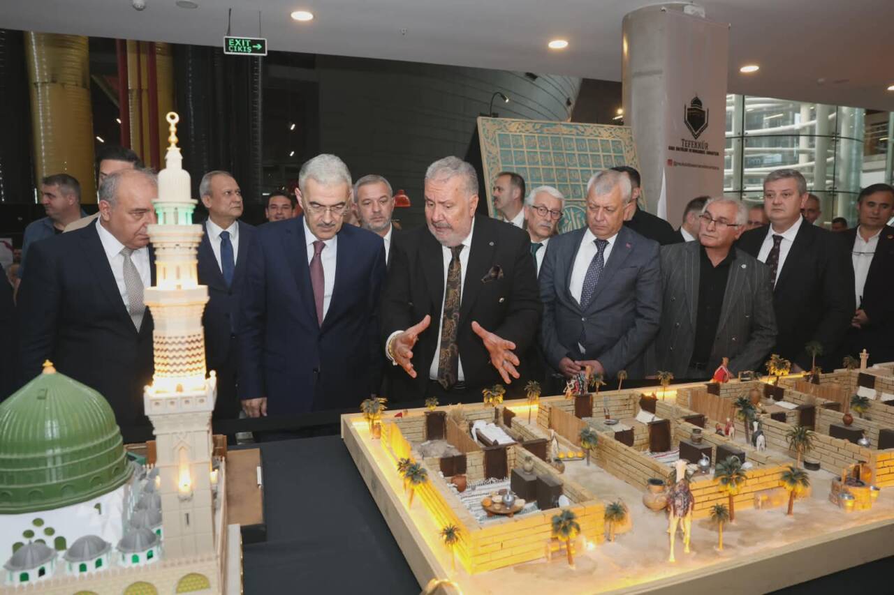 Bursa Osmangazi’de mukaddes emanetlere yoğun ilgi 8 mukaddes emanetler 8