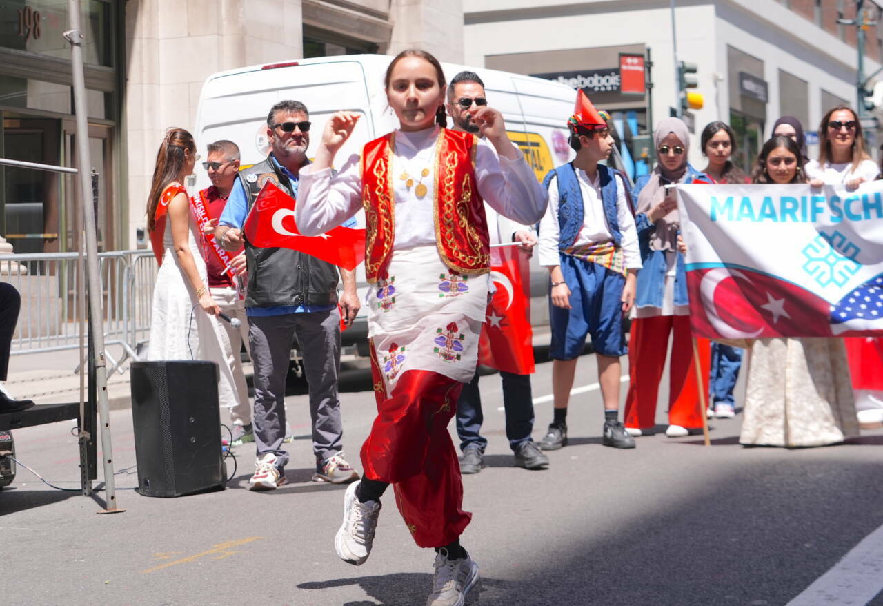 new yorkta 43uncu turk gunu yuruyusu coskuyla kutlandi a00e0dca258b