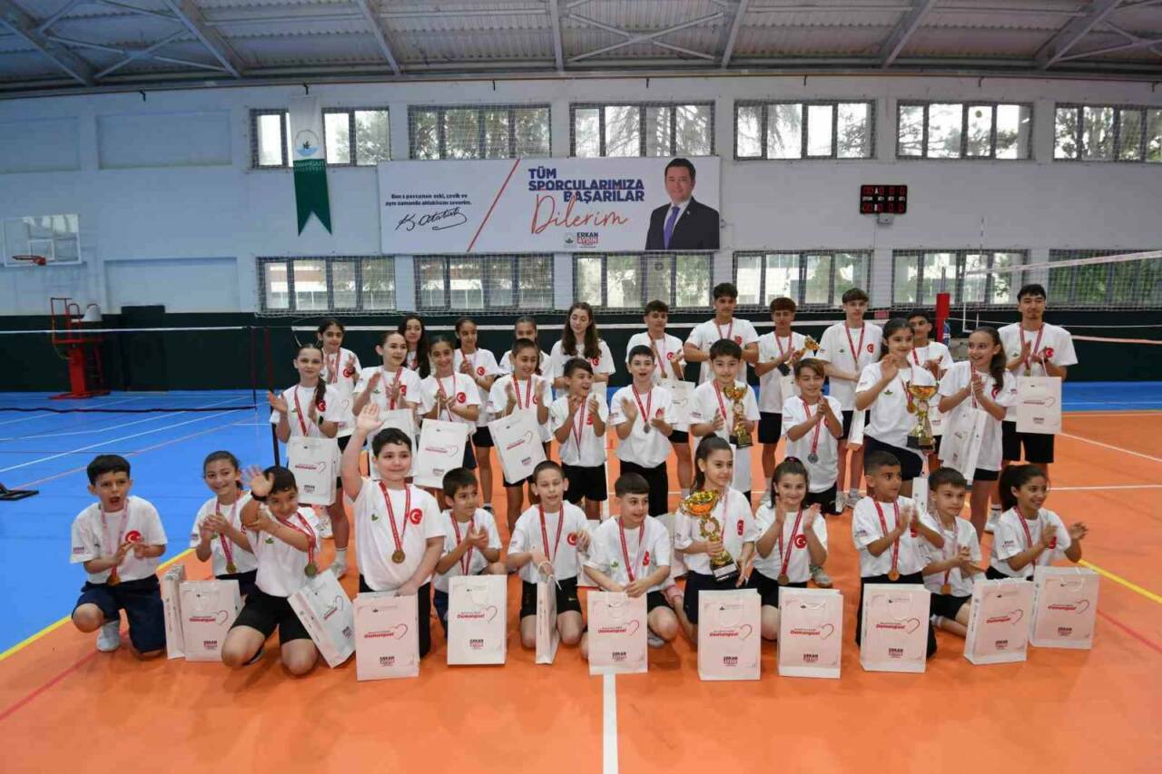 Osmangazi Belediyespor’dan badmintonda tarihi başarı 2 osmangazi belediyespordan badmintonda tarihi basari 8bcb4810d170