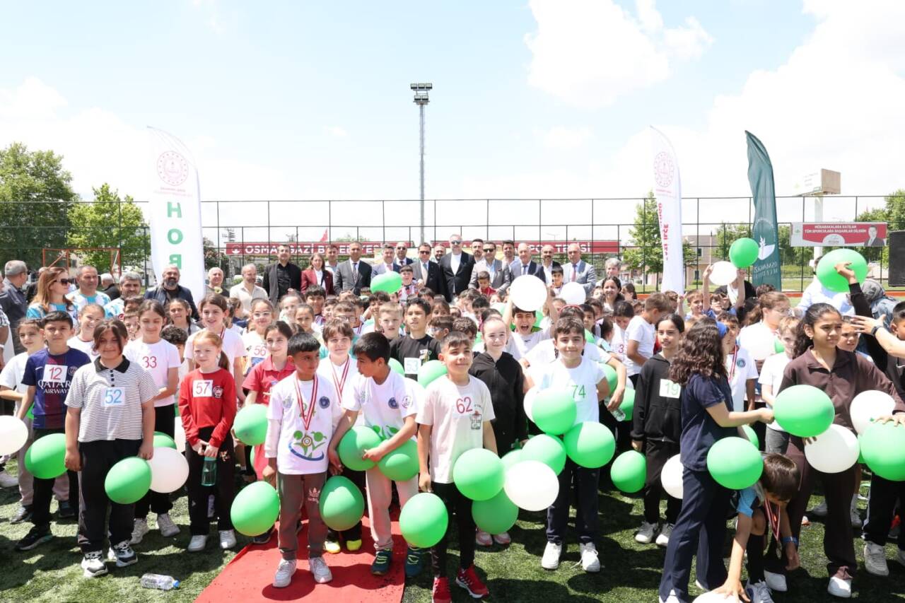 Bursa’da Çocuk Olimpiyatları! Nefes kesen yarışlar... 9 Bursa’da Çocuk Olimpiyatları! Nefes kesen yarışlar...