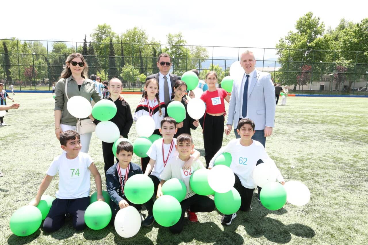 Bursa’da Çocuk Olimpiyatları! Nefes kesen yarışlar... 11 Bursa’da Çocuk Olimpiyatları! Nefes kesen yarışlar...