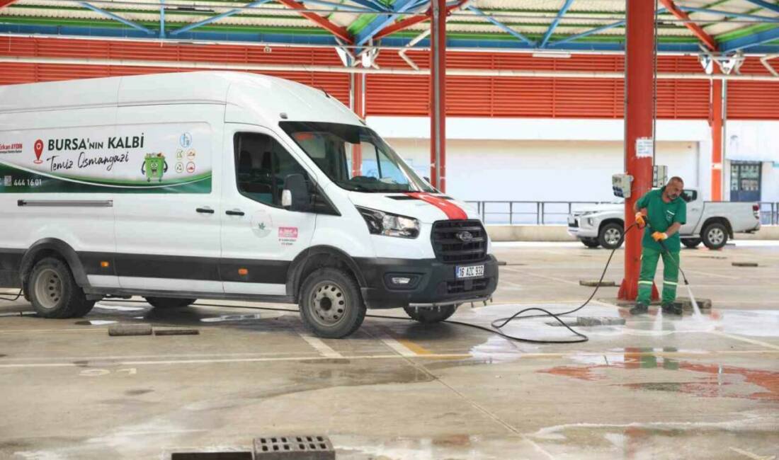 Osmangazi’de kurban mesaisi: Kesim alanları 7/24 temizleniyor Osmangazi Belediyesi, Kurban Bayramı boyunca vatandaşların ibadetlerini sağlıklı, hijyenik ve