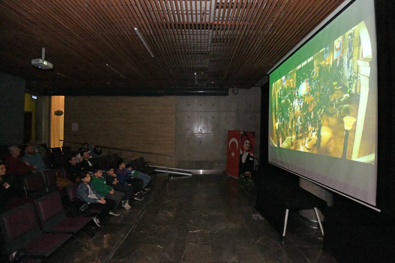 Bursa'da sinemayı tarihle buluşturan etkinlik 6 Osmangazi’de Sinemayı Tarihle Buluşturan Etkinlik
