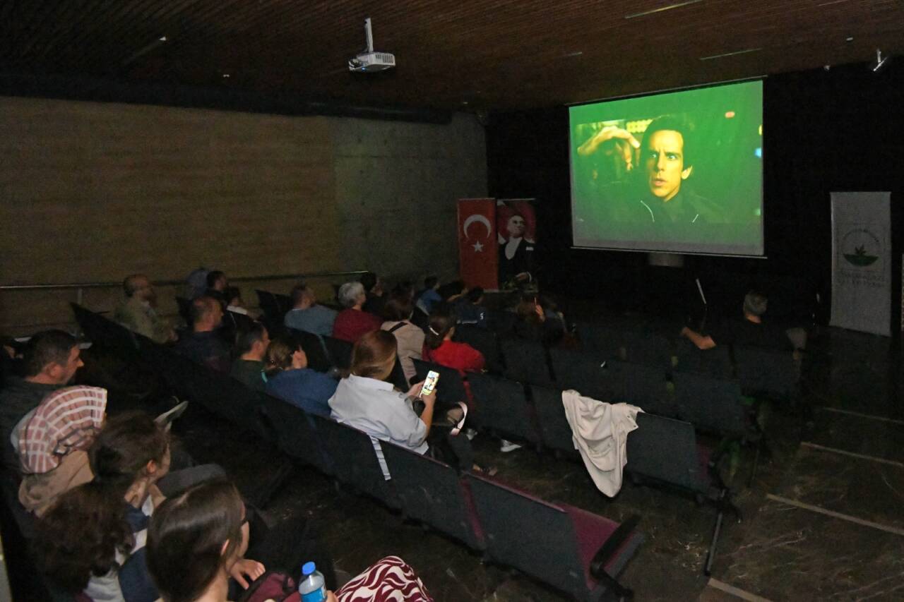 Bursa'da sinemayı tarihle buluşturan etkinlik 8 Osmangazi’de Sinemayı Tarihle Buluşturan Etkinlik