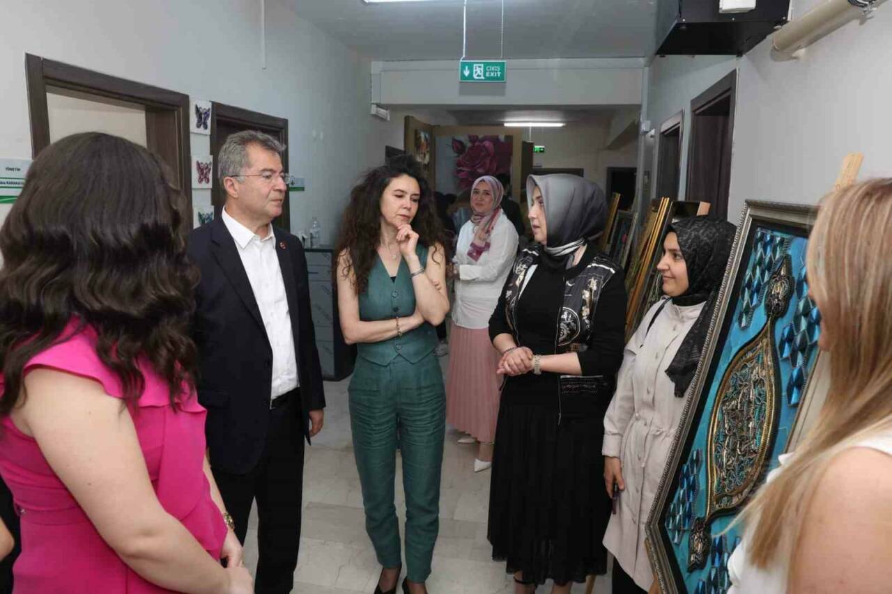 osmek kursiyerlerinin eserleri hudavendigarda sergilendi d2955b3309ce