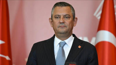 CHP Genel Başkanlığı görevinden uzaklaştırılan Özgür Özel, yeniden CHP Meclis