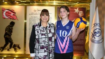 Emine Örnek Okulları 8. sınıf öğrencisi Naz Topaloğlu, Türkiye Voleybol
