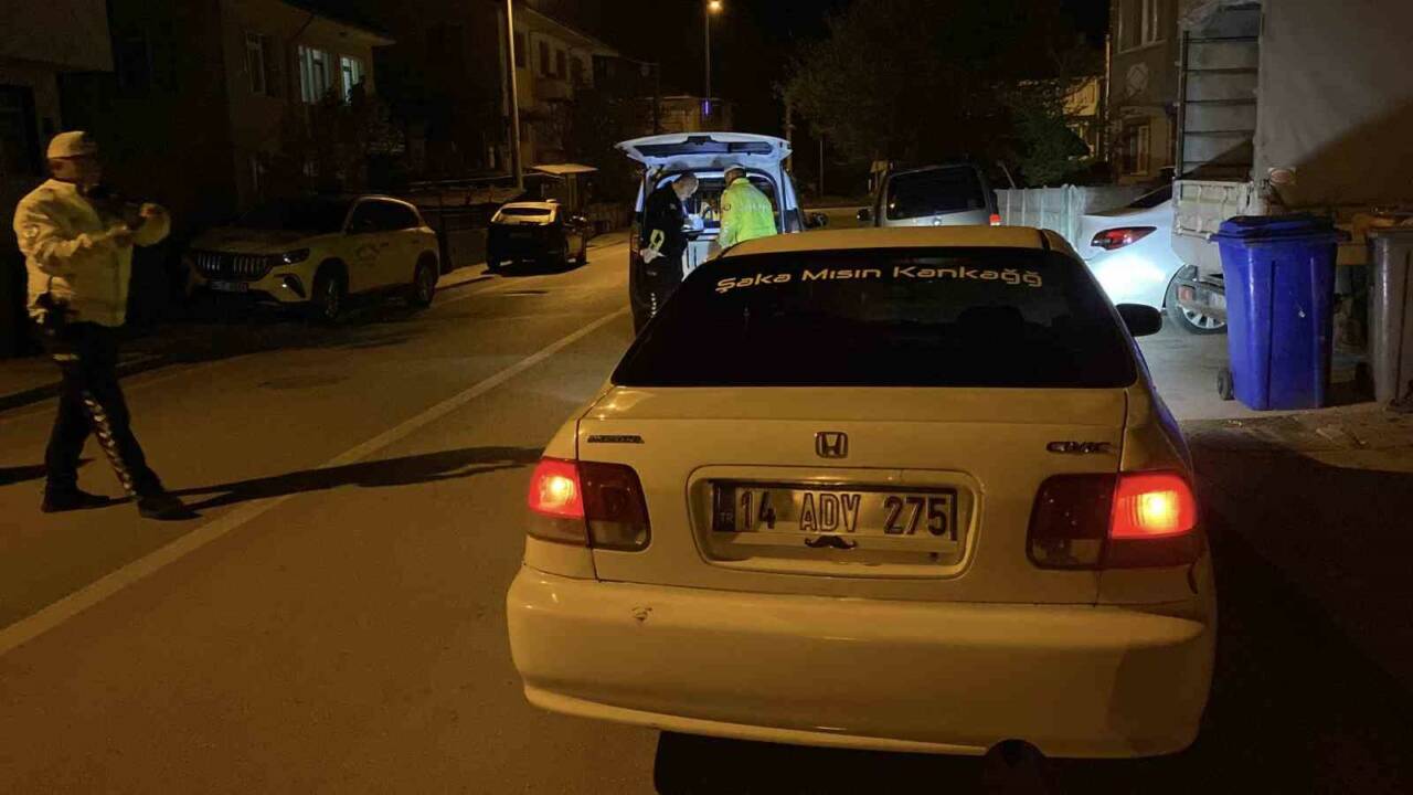 polisi gorunce aracini calisir vaziyette birakip kacti 5c9697f05c3b