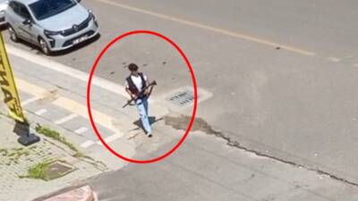 Diyarbakır’da, sokakta havaya pompalı tüfekle ateş açan S.Y. (22), polis
