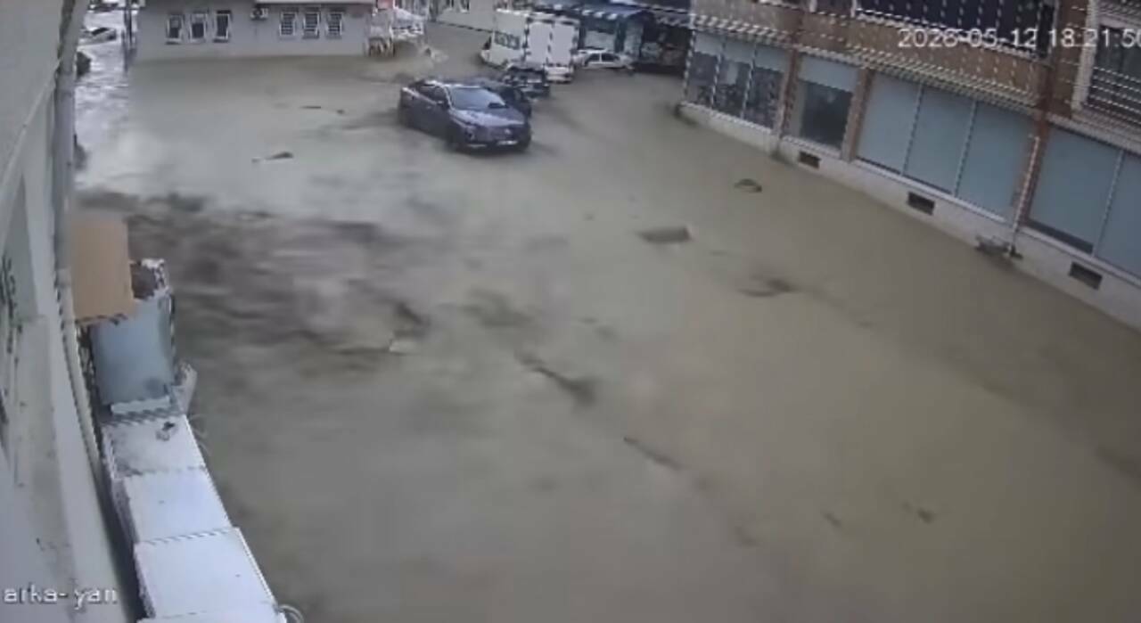 Samsun'daki selin ilk anları kamerada 1 samsundaki selin ilk anlari kamerada 14d0e6b789f3