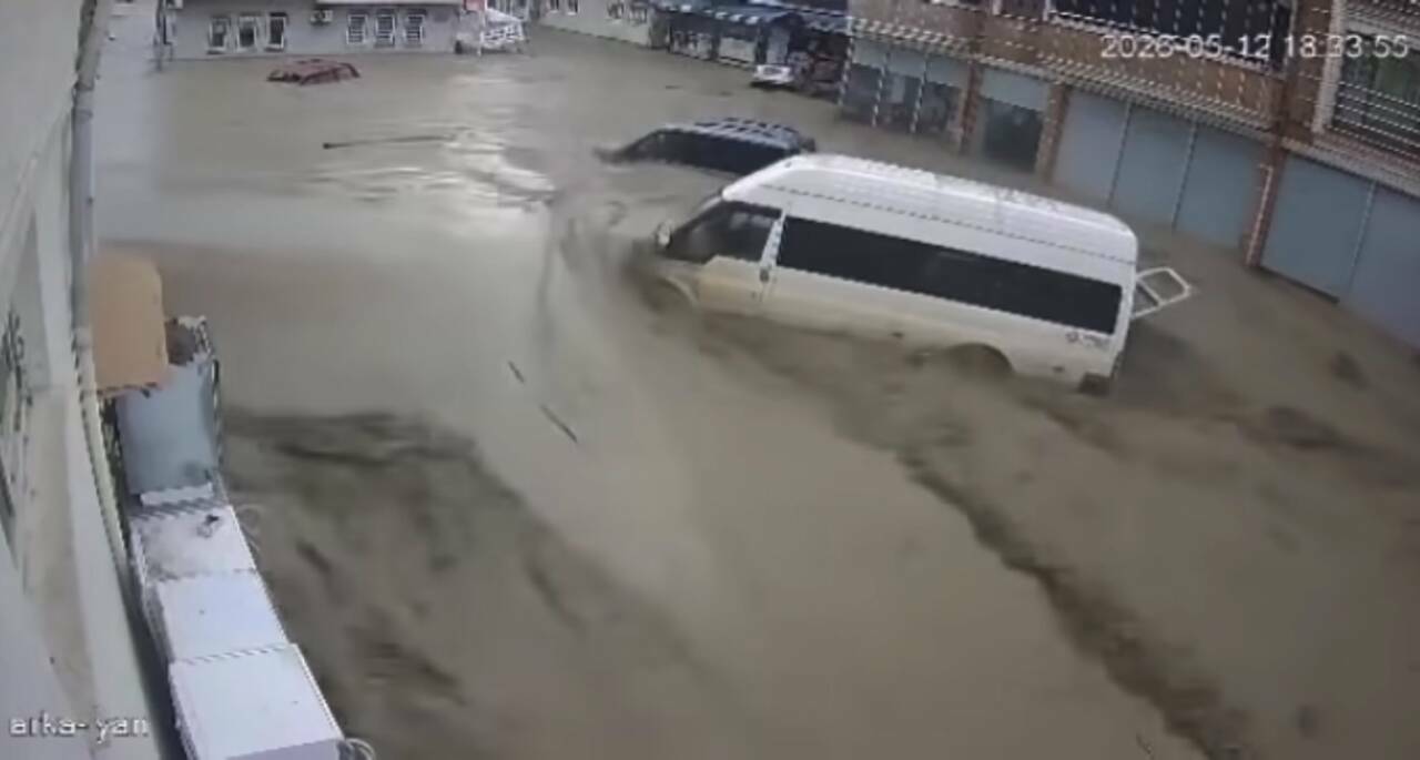 Samsun'daki selin ilk anları kamerada 3 samsundaki selin ilk anlari kamerada 1c6cef5d6d96