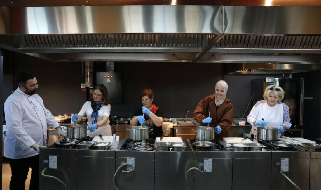 Bursa’da Sennur Sezer’in izinde gastronomi yolculuğu Nilüfer Belediyesi’nin “2026 Yılın Yazarı Sennur Sezer” etkinlikleri kapsamında düzenlenen