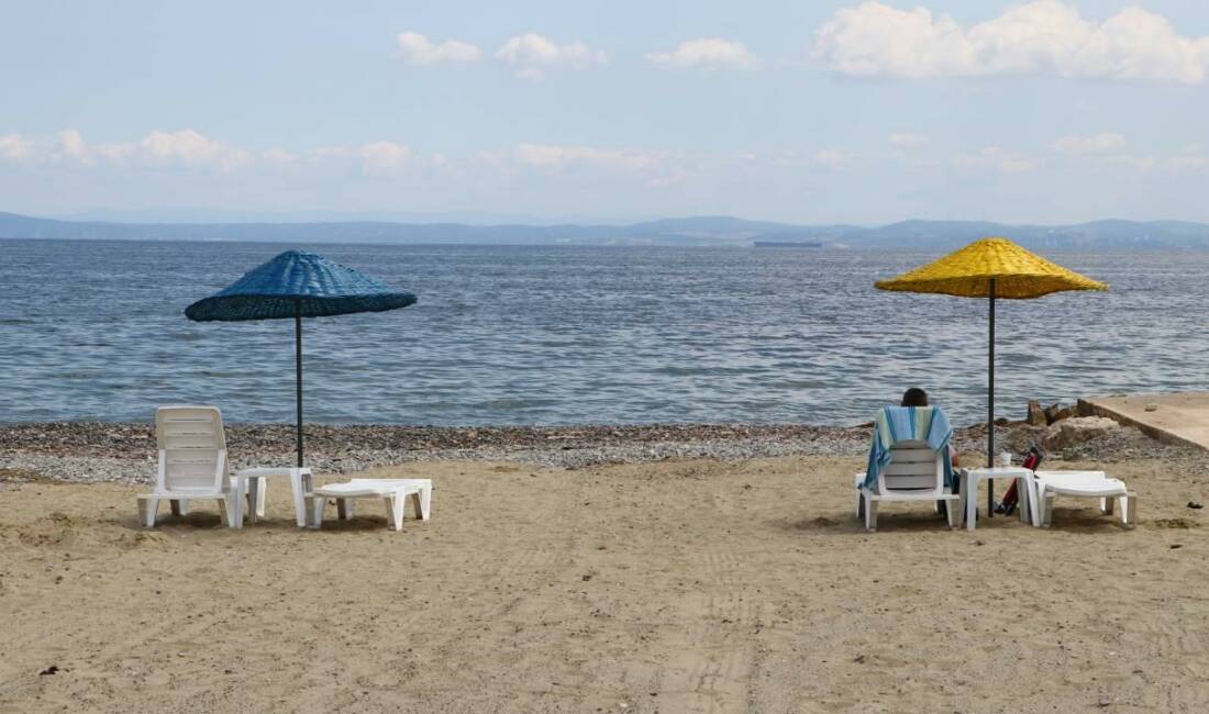 Şezlong yarışını kaybeden Alman turist tazminat kazandı Havluyla şezlong rezerve edilmesi nedeniyle yer bulamayan Alman bir turist,